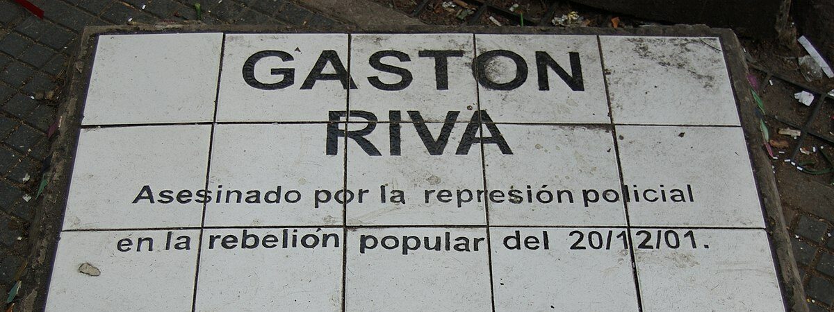 Buenos_Aires_-_Avenida_de_Mayo_-_Gaston_Riva_memorial